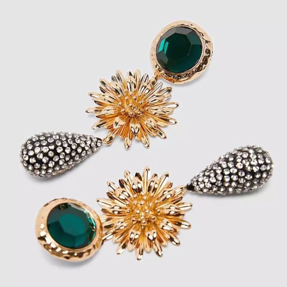 Sunflower 🌻 earrings - Picture 3 of 4